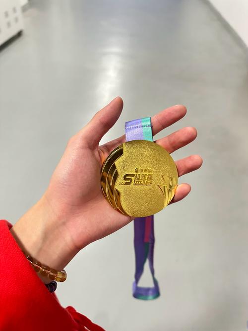 冬奥会女子大跳台张小楠获第五 赛后苏翊鸣送安慰