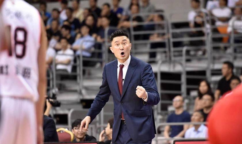 越打越差！25岁前锋在广东七个赛季，杜锋苦心培养