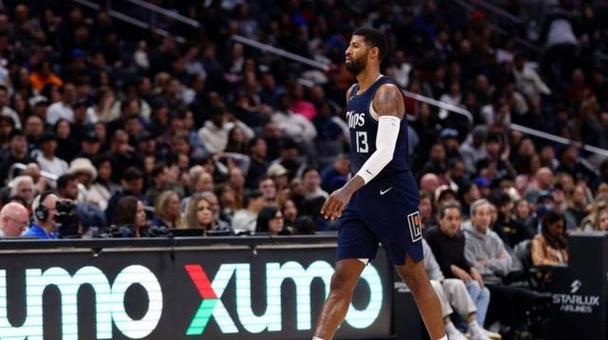 西部：这都没进东部：这都能进伦纳德：听说我没进全明星还有谁！