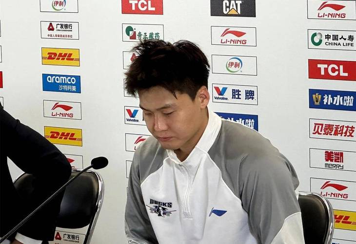 赵睿怼网友引热议！球员有脾气原则上没问题，但最好还是谨言慎行