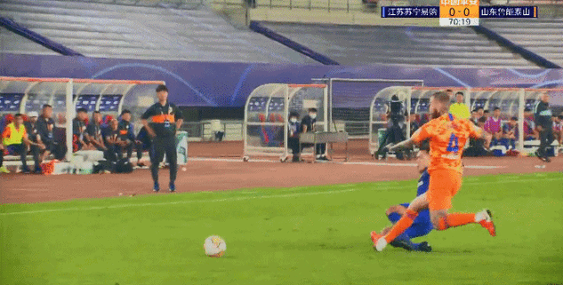 中超转会动态：上赛季第9官宣2名外援留队，37岁队长离队