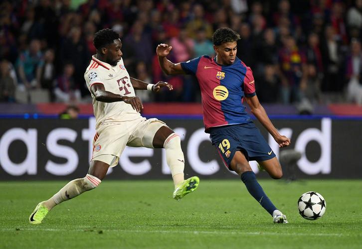 巴萨官方：拉菲尼亚右腿内收肌负荷过重，将缺战国王杯14决赛