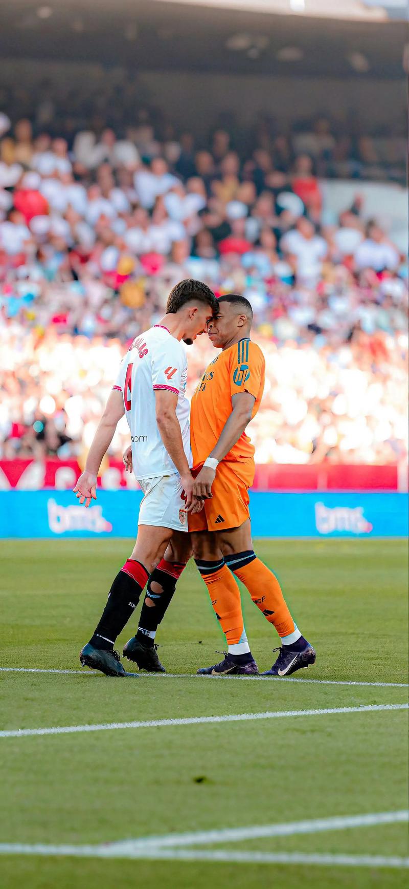 姆巴佩补时点射绝杀皇马21险胜九人巴列卡诺紧追巴萨