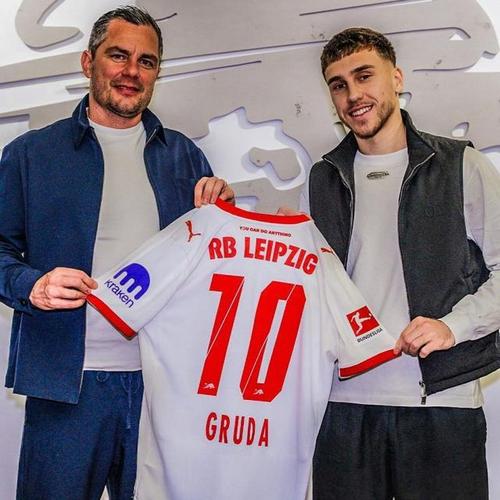 官方:布莱顿中场格鲁达租借加盟莱比锡,将身披10号球衣征战