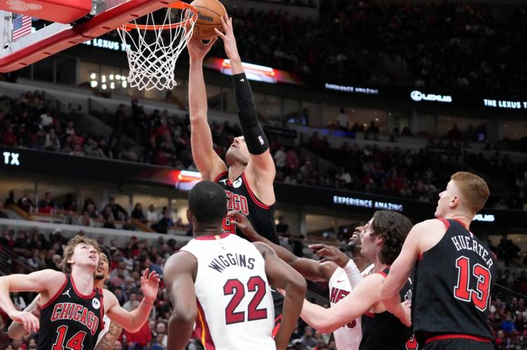 阿德巴约20分9板3助热火13491大胜公牛怀特16分