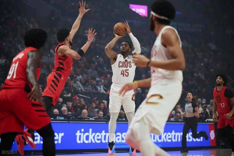 阿伦40分17板5助NBA常规赛骑士客场130111战胜开拓者