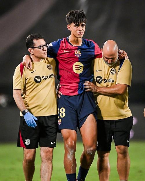 《体育世界报》:伯纳尔将是巴萨未来关键