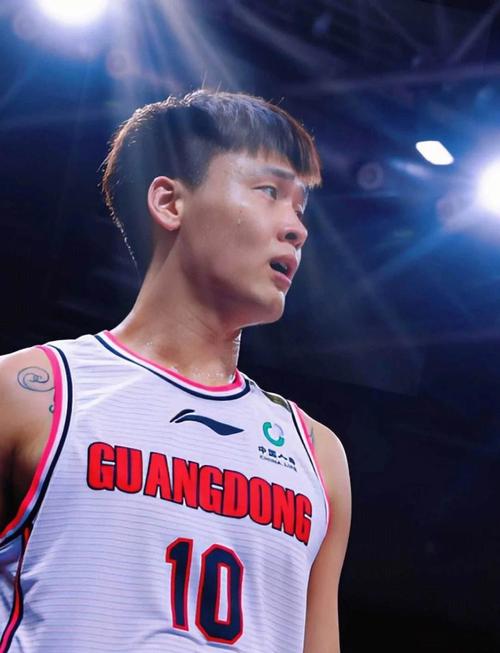 又惹麻烦！赵睿，你可是中国男篮队长，咋啥话都敢说，让老郭咋办