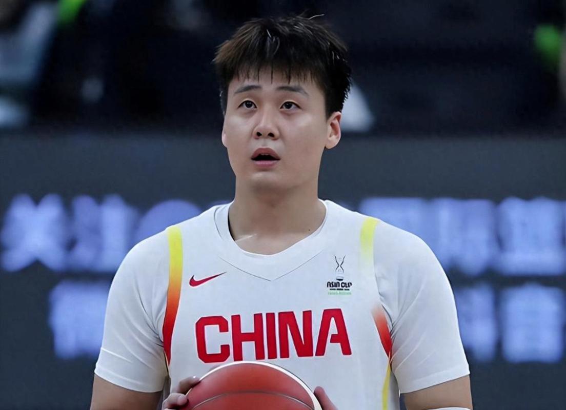 网传赵睿怒怼新疆球迷:新疆人民没有主观思想回去打馕吧