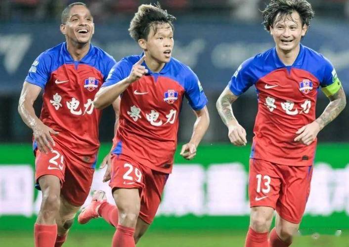 中超转会:保级队再官宣3人加盟,新援已达12人,新赛季要翻身