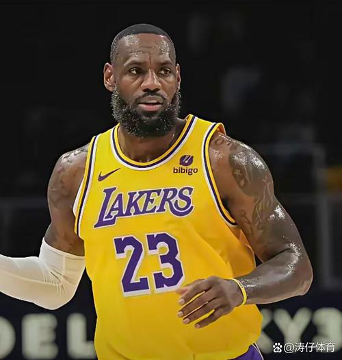 詹姆斯入选!东道主全部没进,NBA太奇怪了!