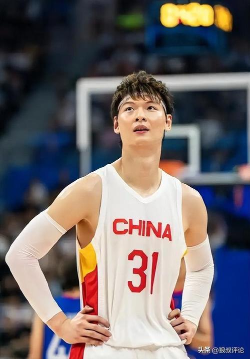 王哲林：争取在上海三年内夺冠，升级父亲不希望家人出现公众视野