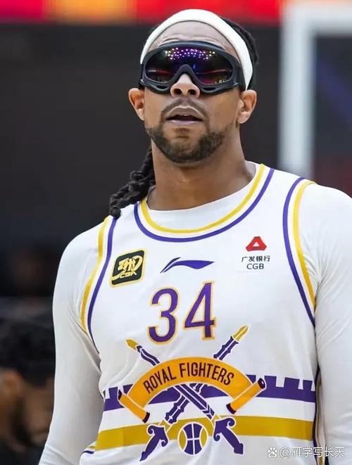 首输宁波后!广东队换外援,萨林杰摆烂,杜锋瞄准2米13黑硬中锋