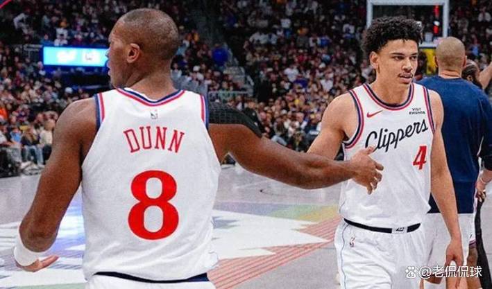 我不配全明星快船24分大胜!他爆抢20板!