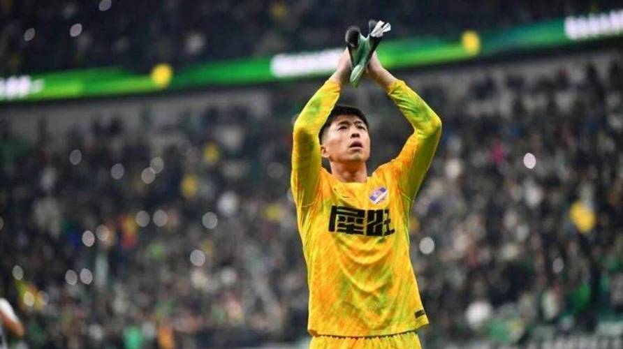 上赛季还在中超首发29场，博主：梅州客家28岁门将郭全博退役