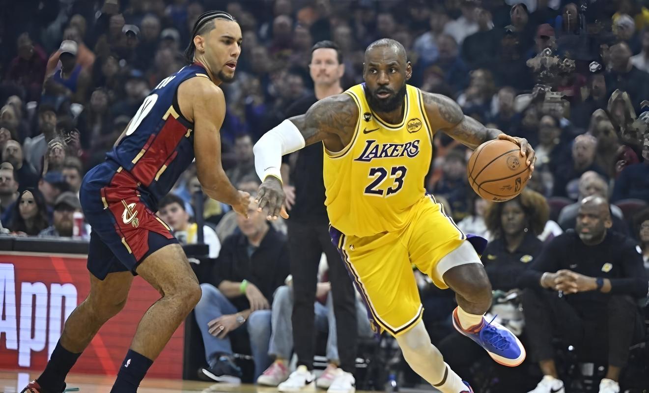 尼克斯12分大胜湖人，东契约空砍30+15+8，詹姆斯空刷4个历史第一