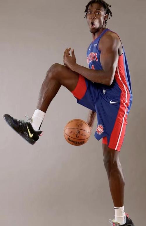 NBA战报：活塞13077轻取篮网，杰伦杜伦21+10+3