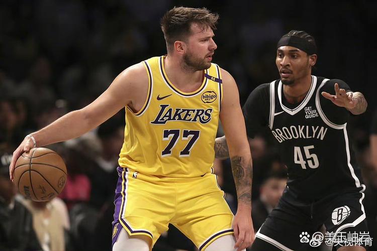 逆天！41岁詹姆斯平框空接！布伦森打爆湖人，东契奇空砍30+15+8