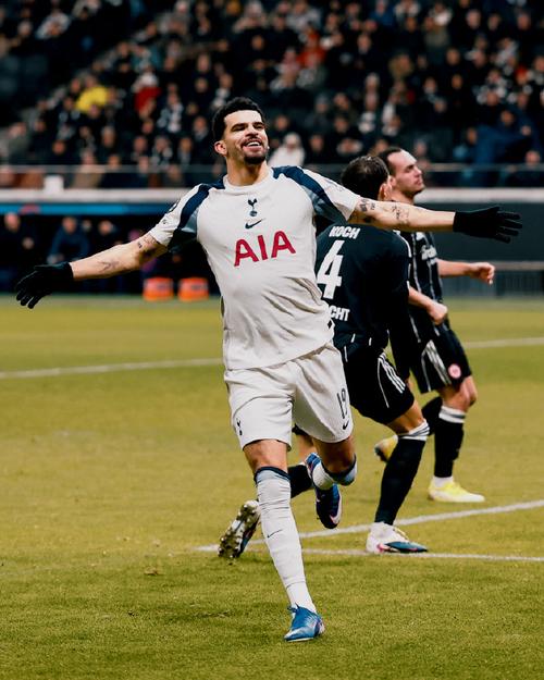 英足总回应争议进球：索兰克碰到球瓜帅：对前锋这么做定是点球