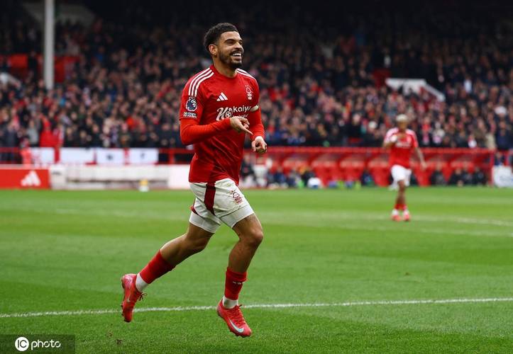 吉布斯怀特又来了，真是把本能反应当成取胜的借口_英超直播