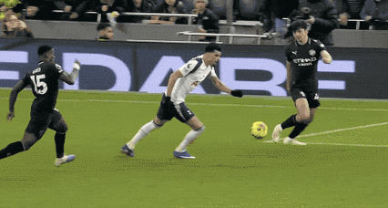 20变22！英超BIG6内战：遭遇争议丢球+神仙球12.8亿豪门6轮1胜