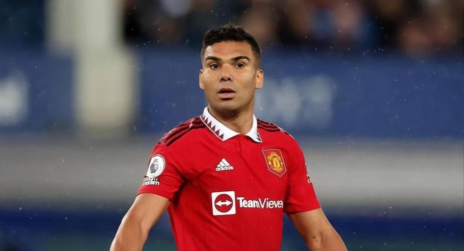 1球1助攻！33岁卡塞米罗当选全场最佳，曼联放走胖虎太可惜了