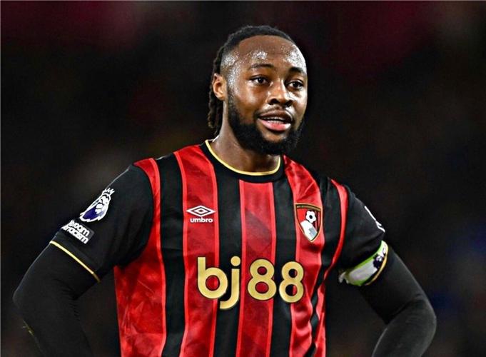 换个号虐你，塞门约是单赛季为两支球队攻破热刺球门的第三人