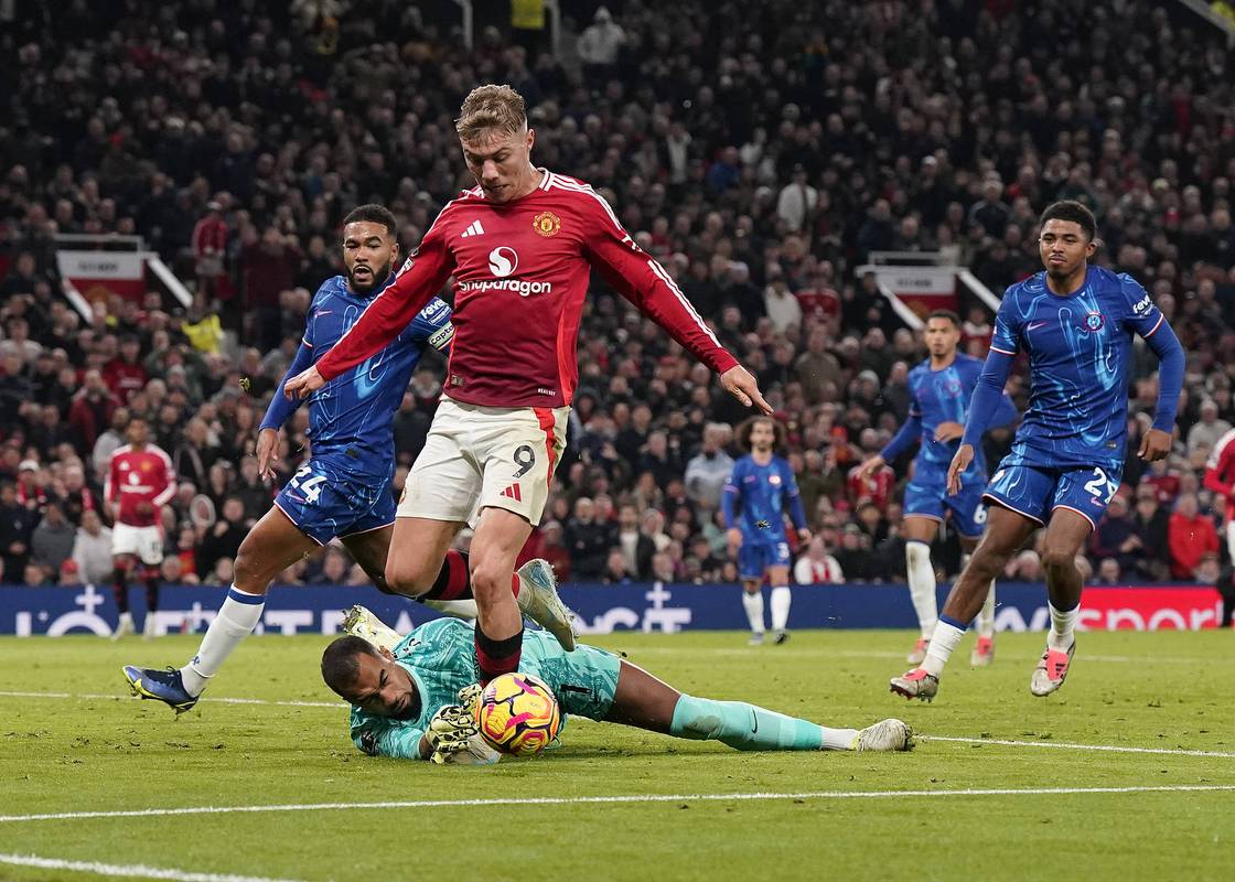 对阵曼联轰入世界波，凯文打入职业生涯英超处子球