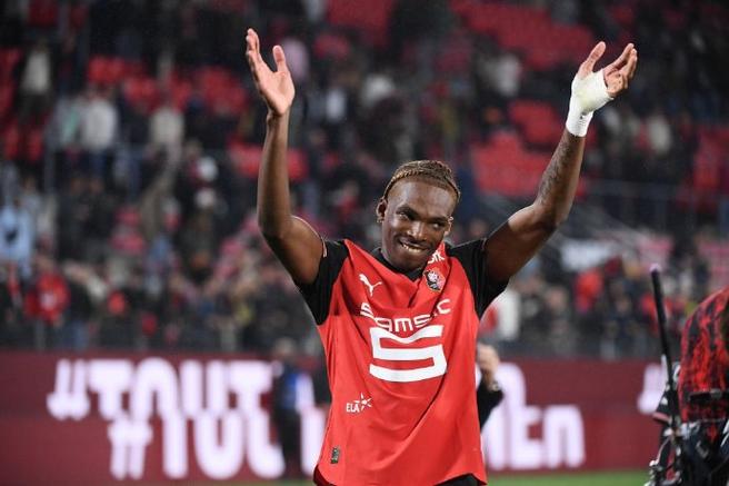 罗马诺：利物浦或切尔西将在这几天敲定雅凯，拜仁已出局