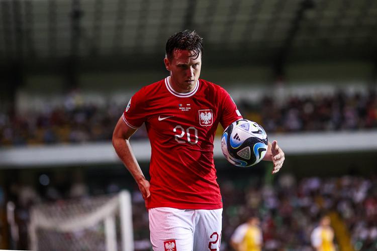 泽林斯基：不能低估任何对手感谢上帝我这赛季没有身体问题