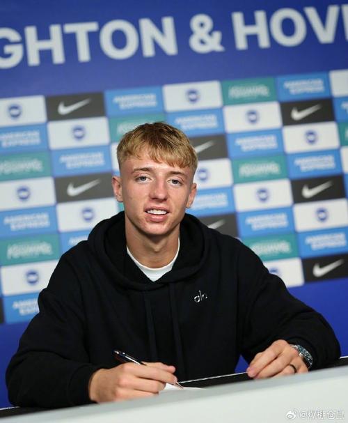 官方：布莱顿19岁前锋汤姆沃森租借加盟英冠米尔沃尔