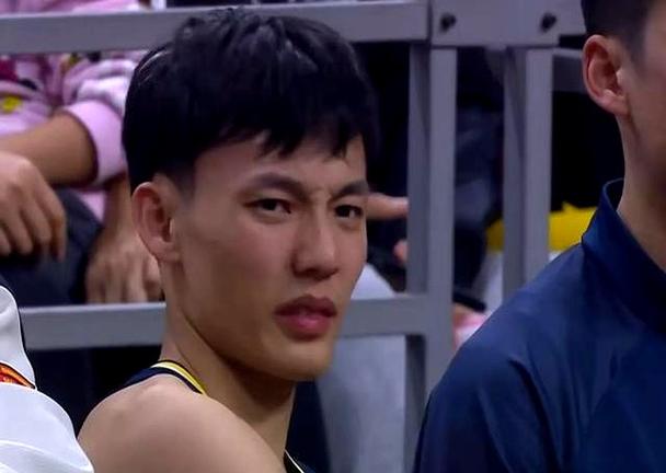 广东8194宁波遭4坏消息！内线+萨姆纳问题极大，徐杰崴脚成常态