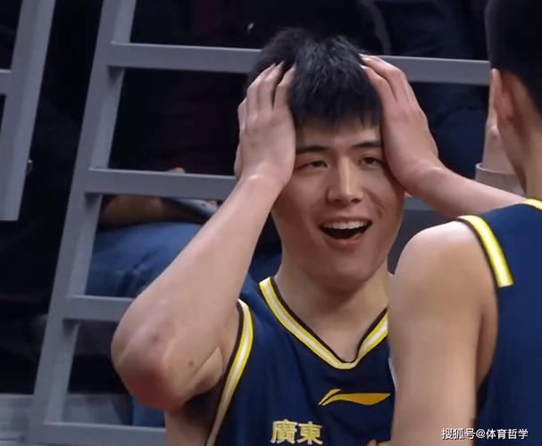 CCTV5直播广东VS上海恐遭双杀！内线弱点暴露无遗，杜锋依赖快攻