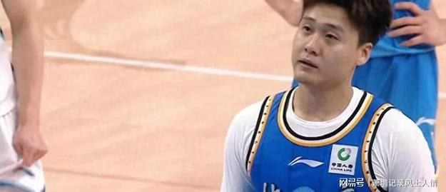 北京8789不敌青岛球员评价：2人满分，赵睿及格，7人低迷