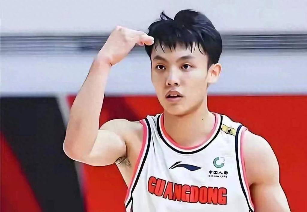 真相大白！广东男篮输球原因曝光，徐杰情况不妙，杜润旺不该登场