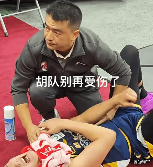 广东男篮13分完败不敌宁波，胡明轩9中2徐杰又受伤，杜锋场边无奈