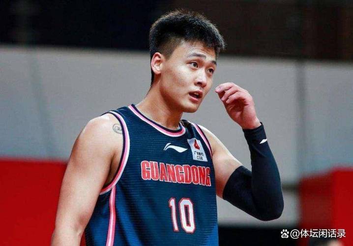 北京主场首输青岛输在哪：赵睿丢扳平两罚陈盈骏斯佩丢关键3投