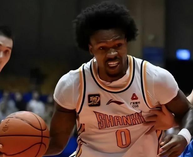 CBA最大混子球队出现！单场狂输58分，三分27中2，这哪像职业球队