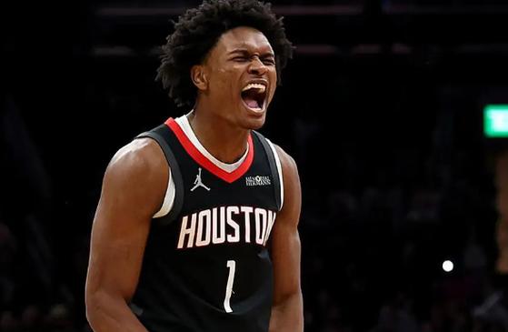 刷新生涯新高！阿门全场送出9次助攻且0失误