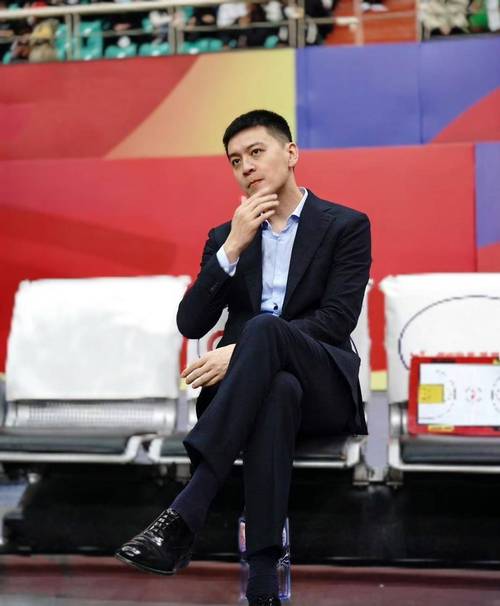 北京输球揪出最大脓包！迷之换人葬送胜利，球迷：下课，让杨鸣来