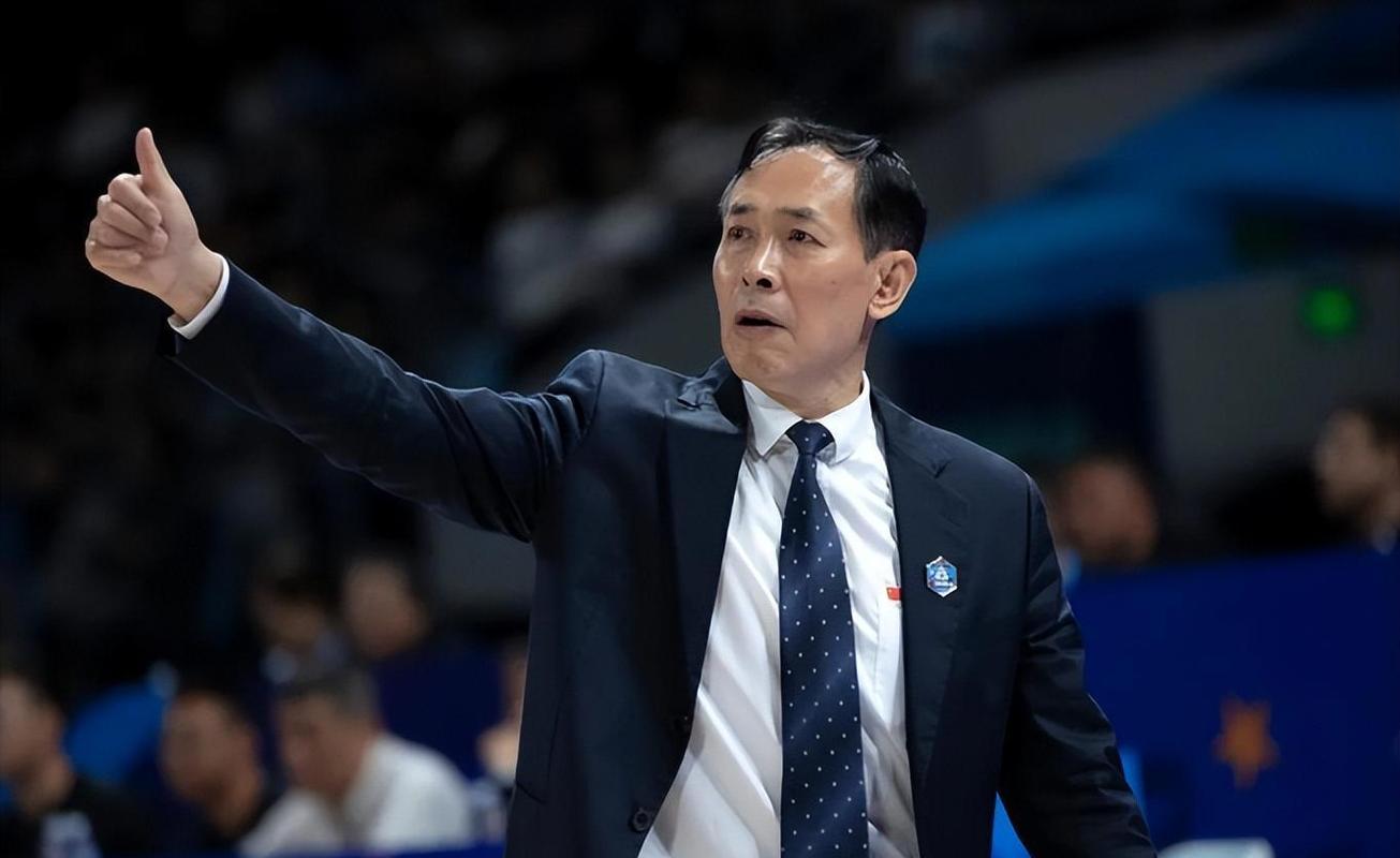 北京输球揪出最大毒瘤！他投篮8中1，正负值11，最后纯瞎打啊