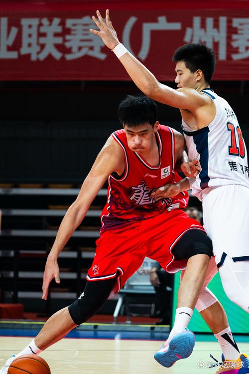 CBA惨烈一战！王少杰焦泊乔领衔5犯离场双方爆发53犯规76罚球