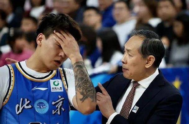 许利民：我们不怕媒体说三道四议论，北京男篮不会因为输球不团结