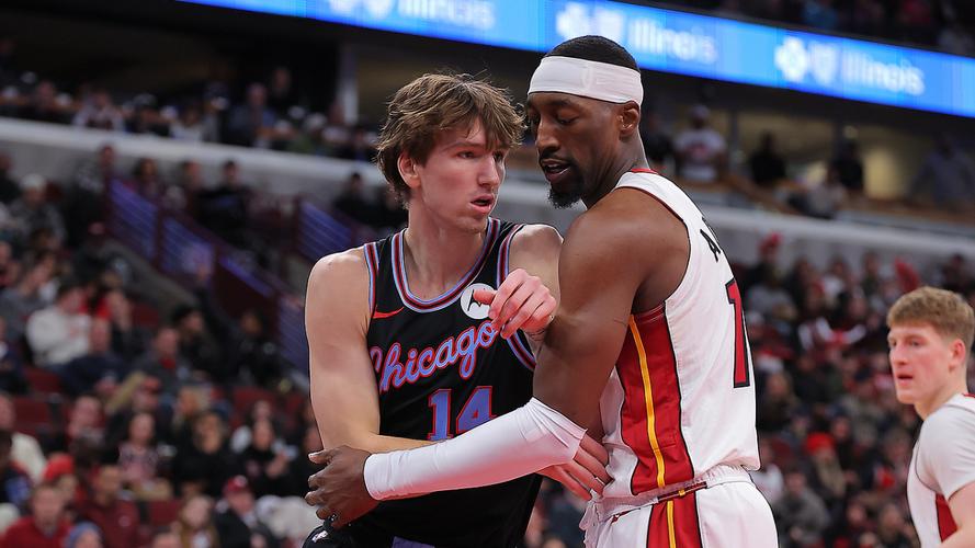 多苏穆29+8+9阿德巴约21+11公牛战胜热火结束三连败