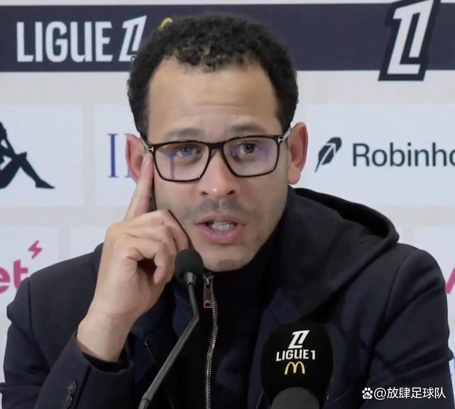 罗塞尼尔中场神奇三连换，三人2球2助导演切尔西大逆转