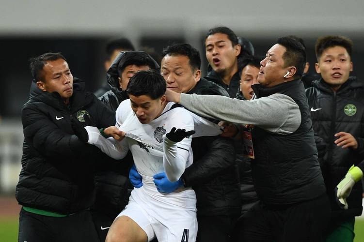 三后卫18投0中，浙江队输得不冤四川同曦冲突多人被禁赛