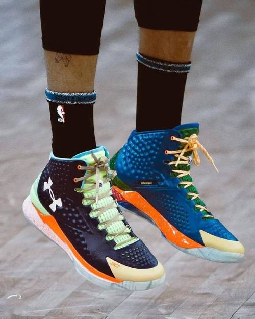 库里频频上脚！这双实战鞋彻底火了