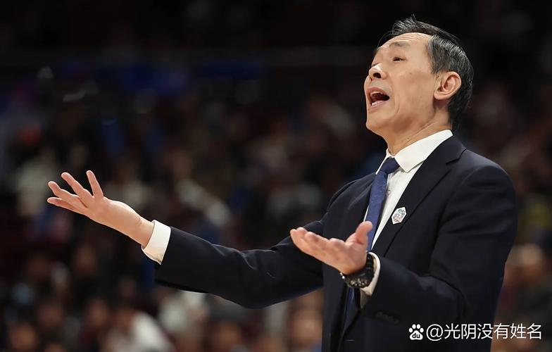 喊话青岛！许利民曝4人带伤出战，雷蒙亲承膝盖还疼但会出战！