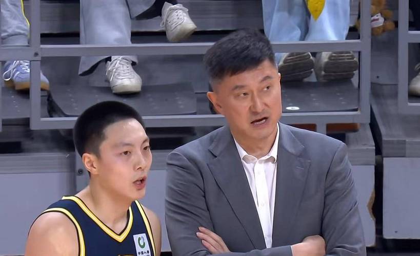 先战宁波+再拼上海！CBA“新王炸”拯救广东队，保送杜锋进总决赛