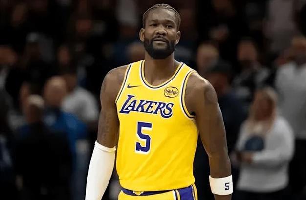 湖人99129骑士！无奈不是惨败，是米切尔评价詹姆斯，他把话挑明